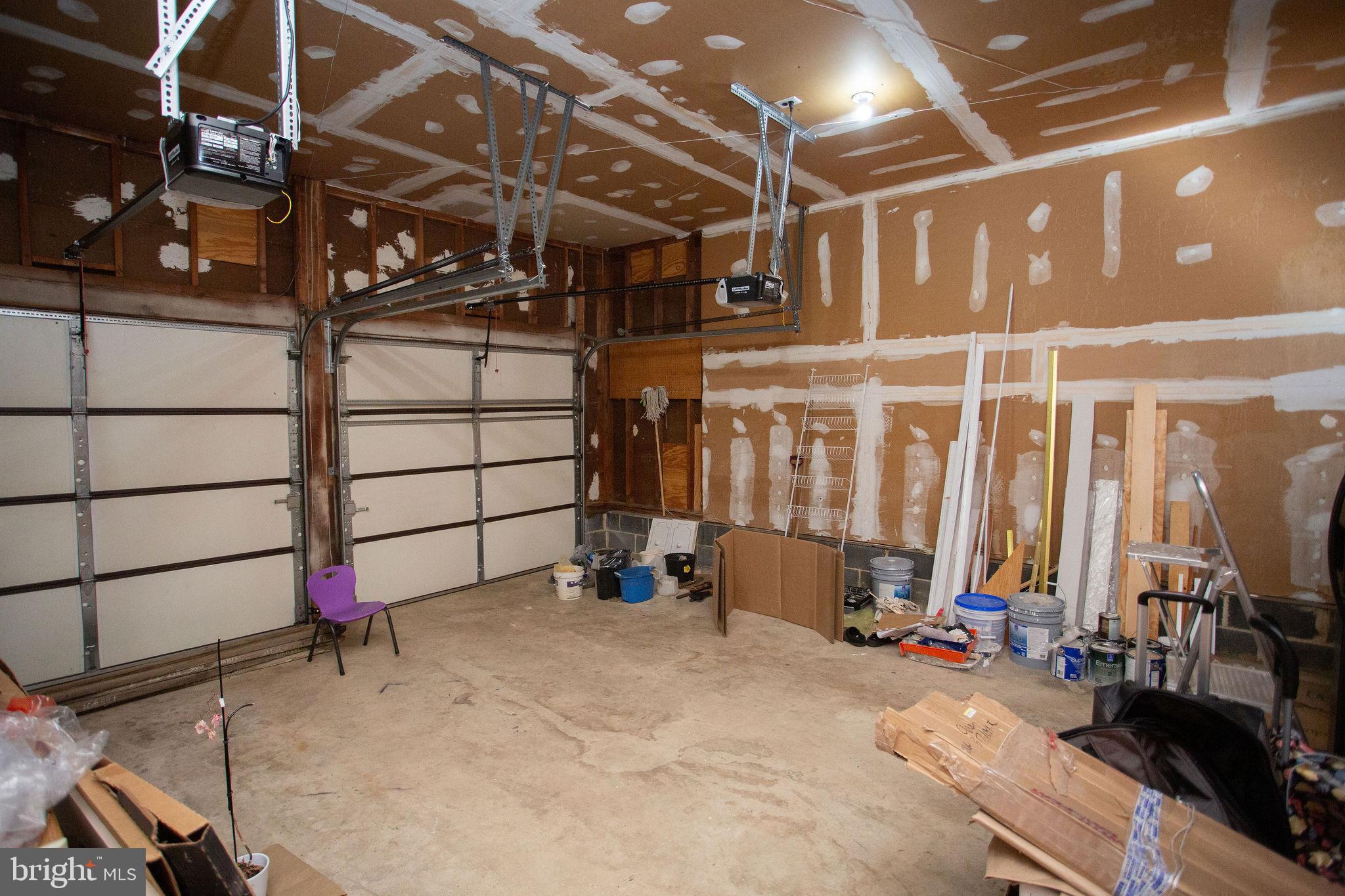 9 N GREEN ACRE DRIVE