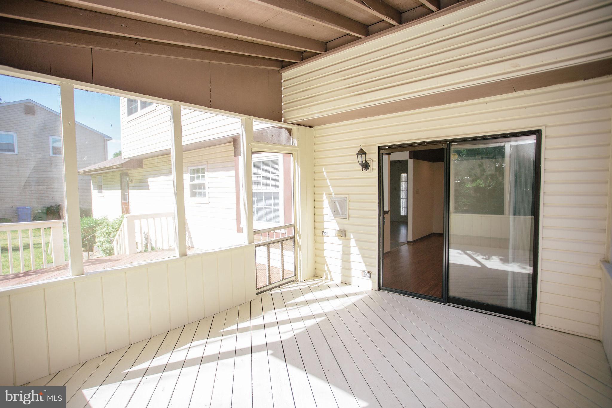 9 N GREEN ACRE DRIVE