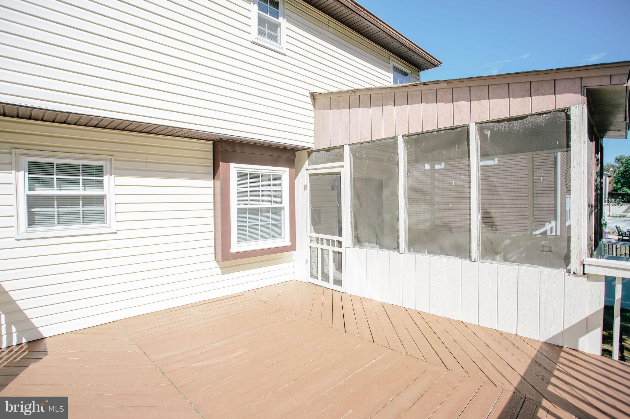 9 N GREEN ACRE DRIVE