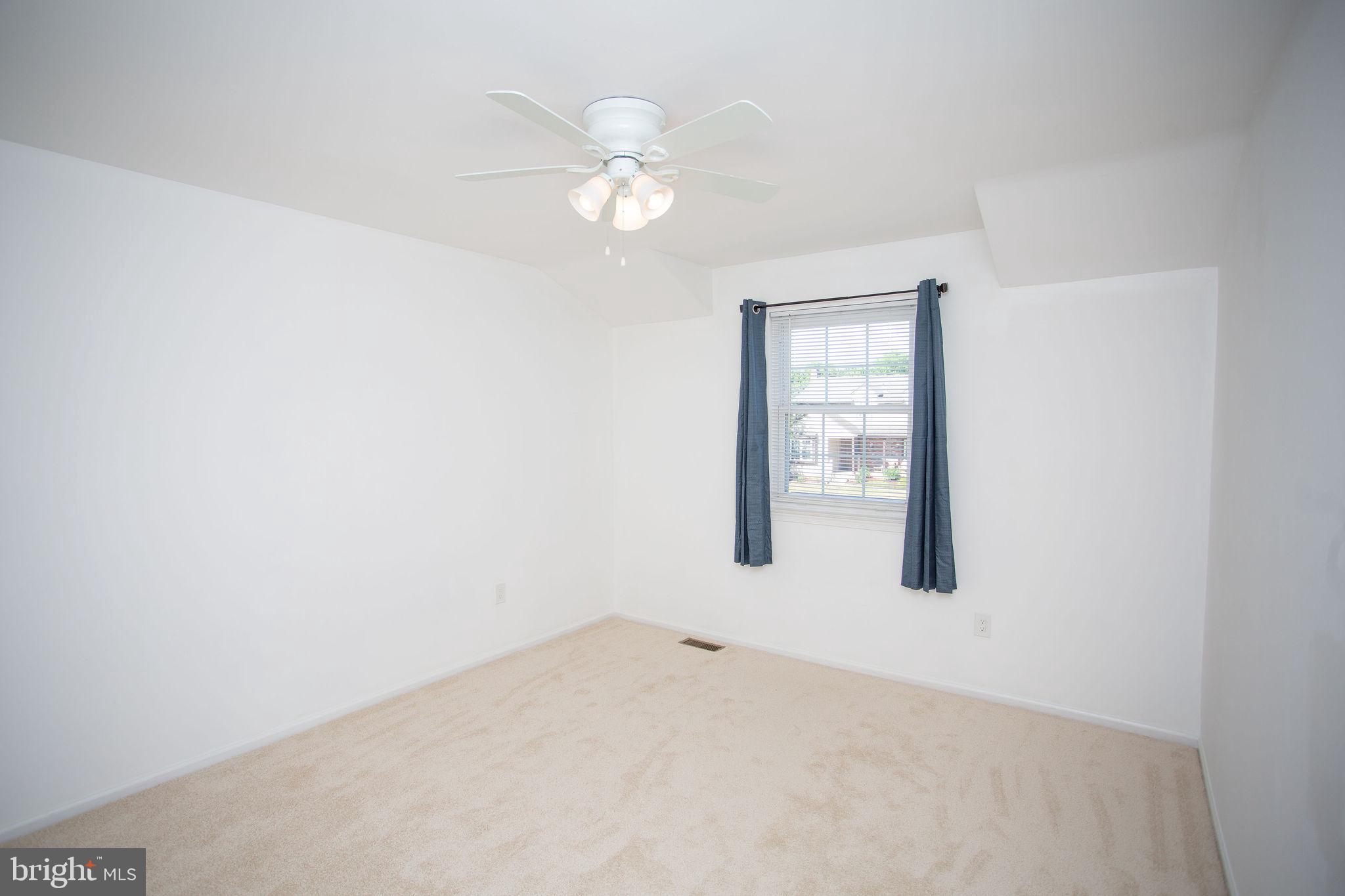 9 N GREEN ACRE DRIVE