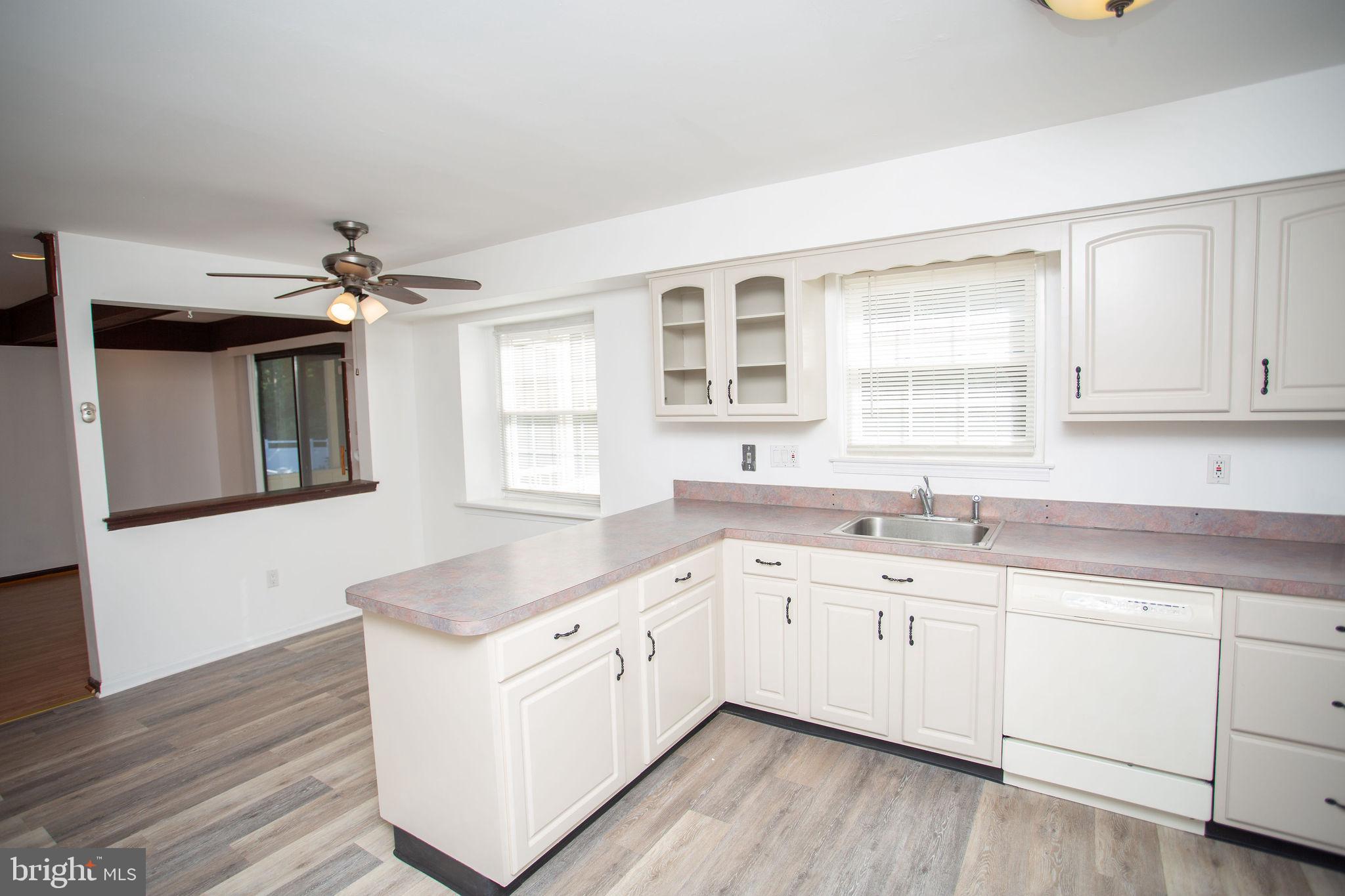 9 N GREEN ACRE DRIVE