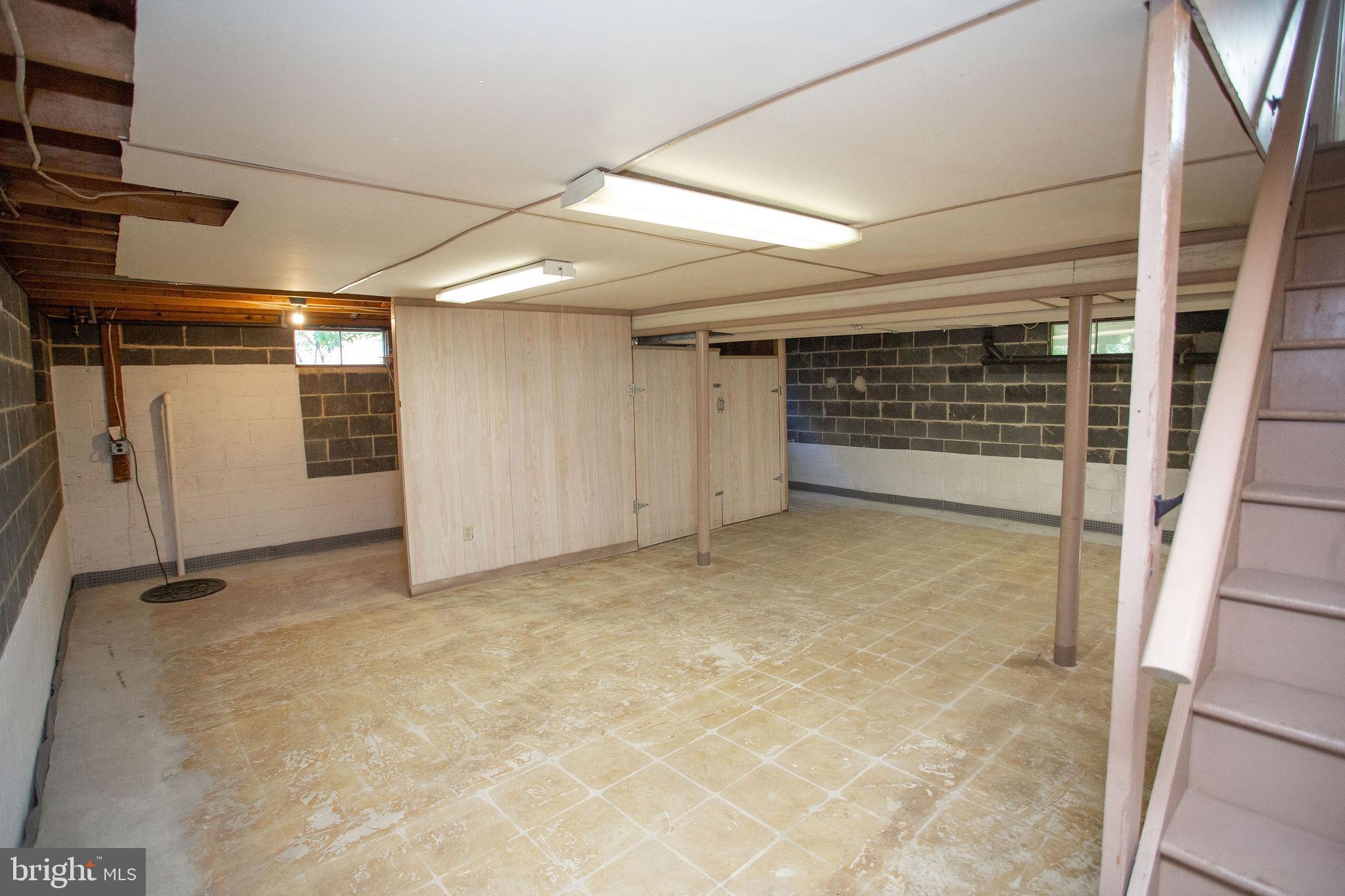 9 N GREEN ACRE DRIVE