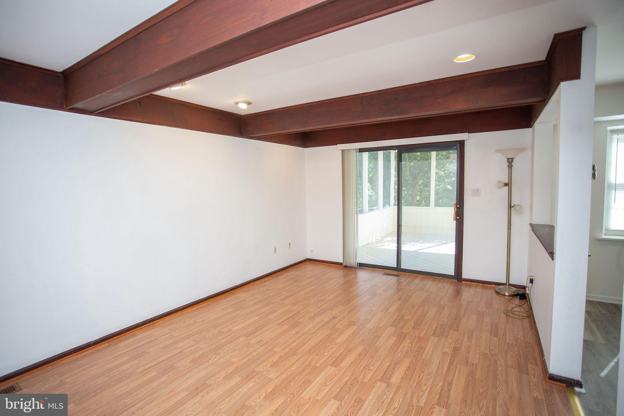 9 N GREEN ACRE DRIVE