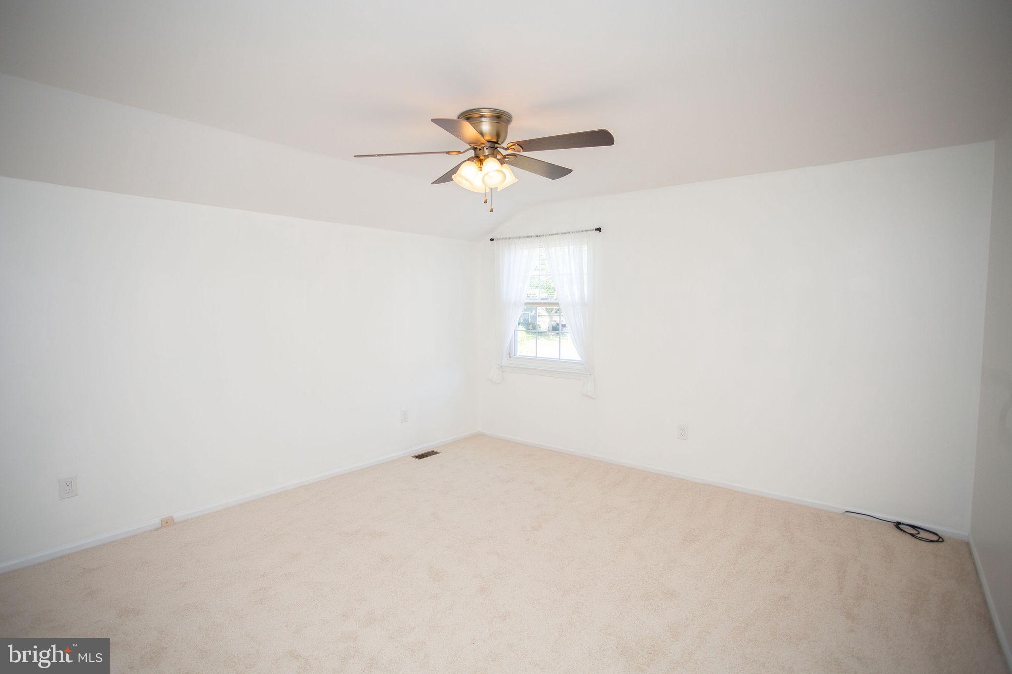 9 N GREEN ACRE DRIVE