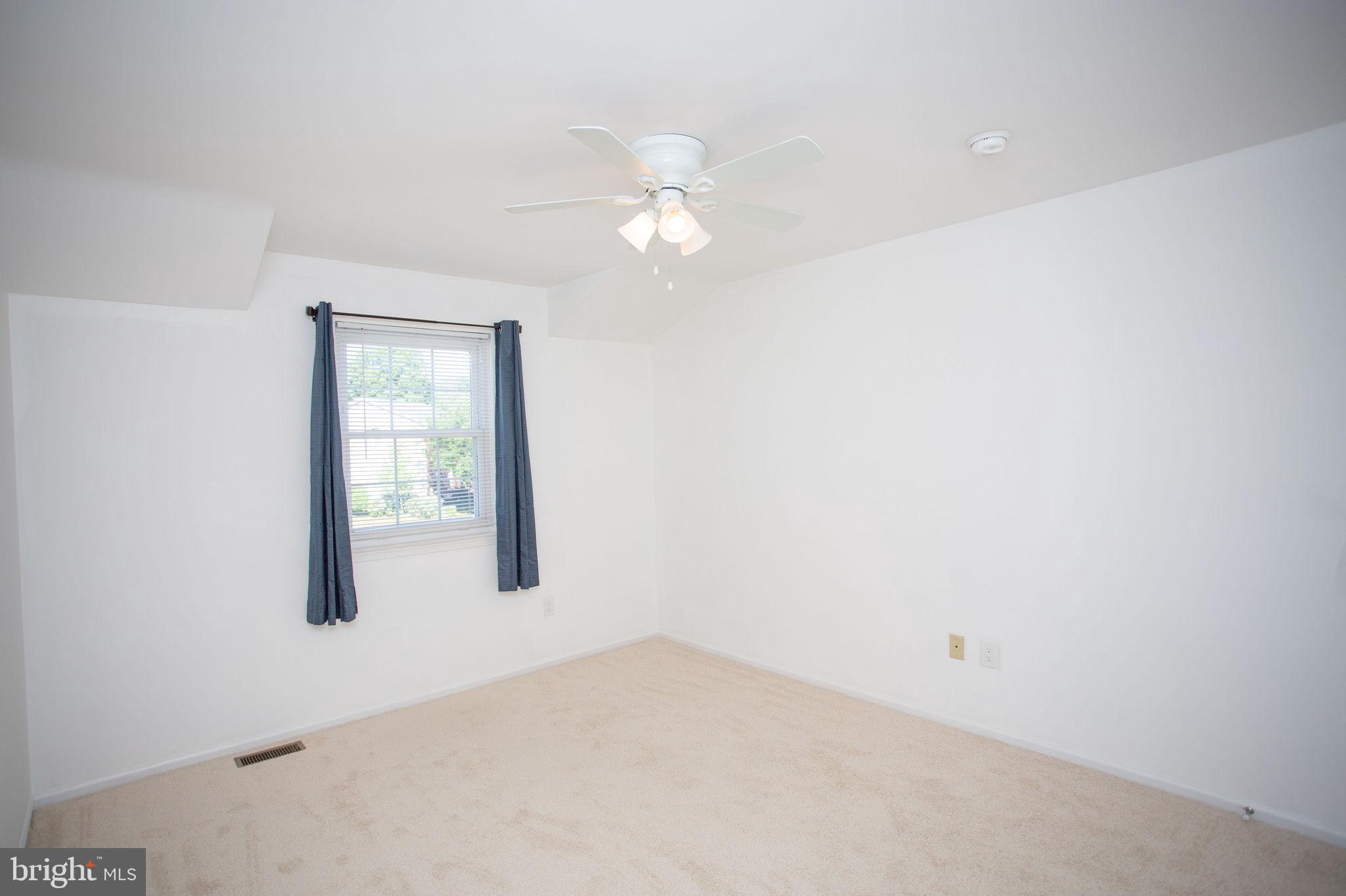 9 N GREEN ACRE DRIVE