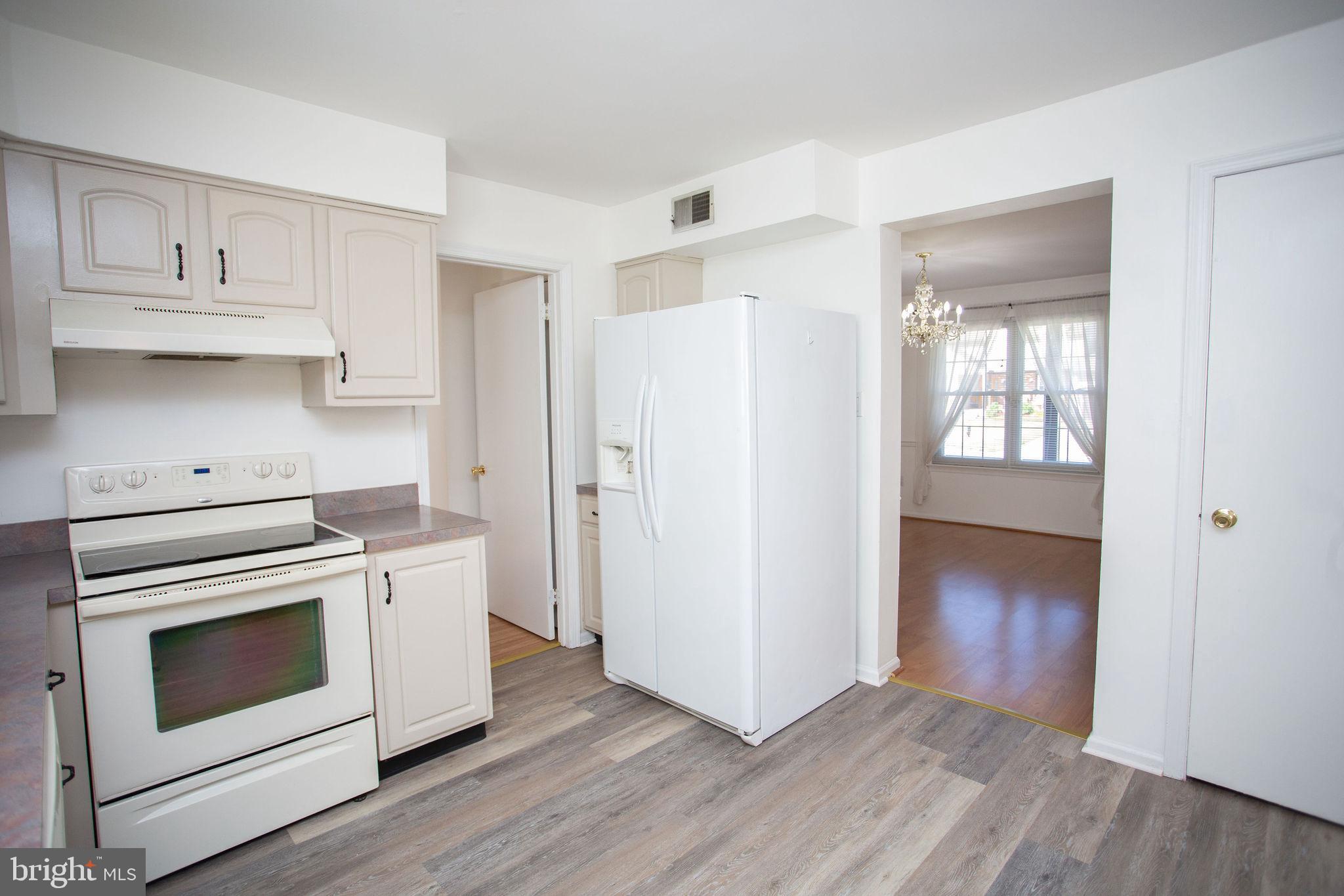 9 N GREEN ACRE DRIVE