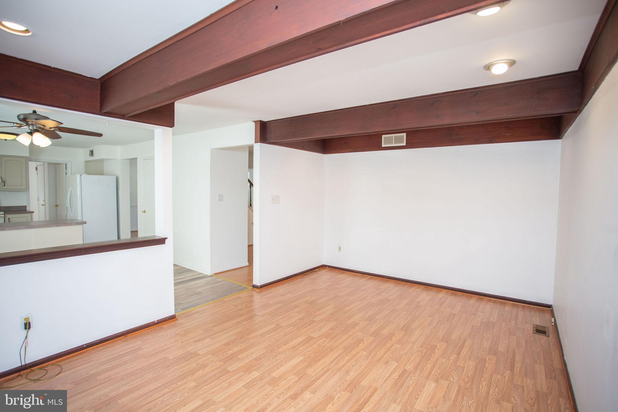 9 N GREEN ACRE DRIVE