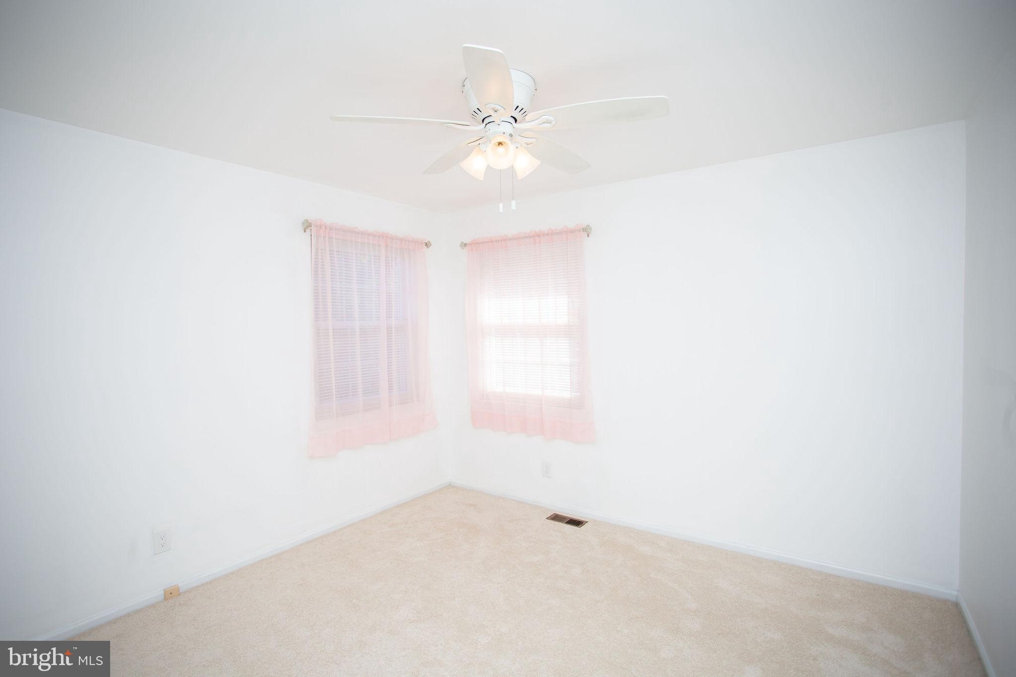 9 N GREEN ACRE DRIVE