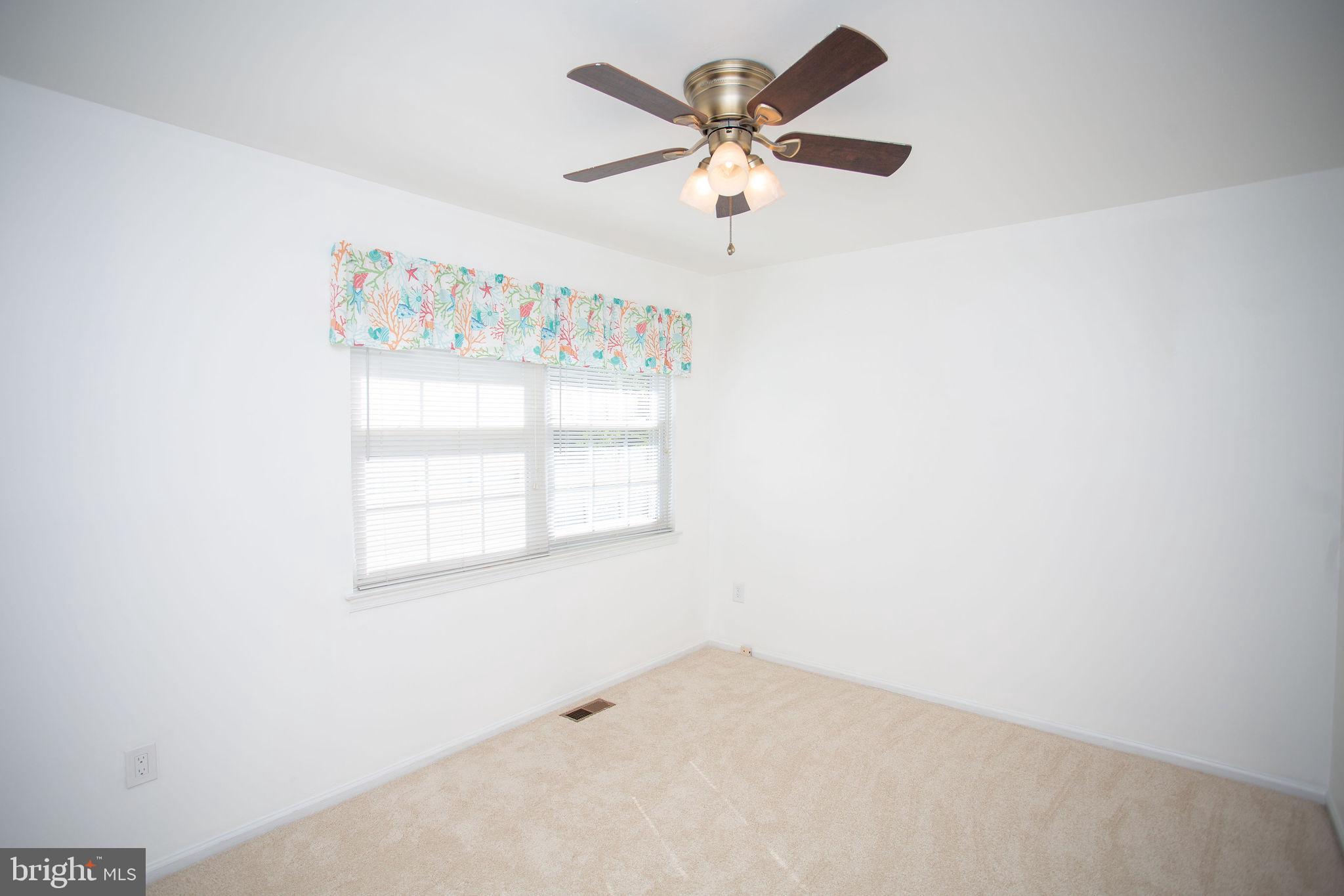 9 N GREEN ACRE DRIVE