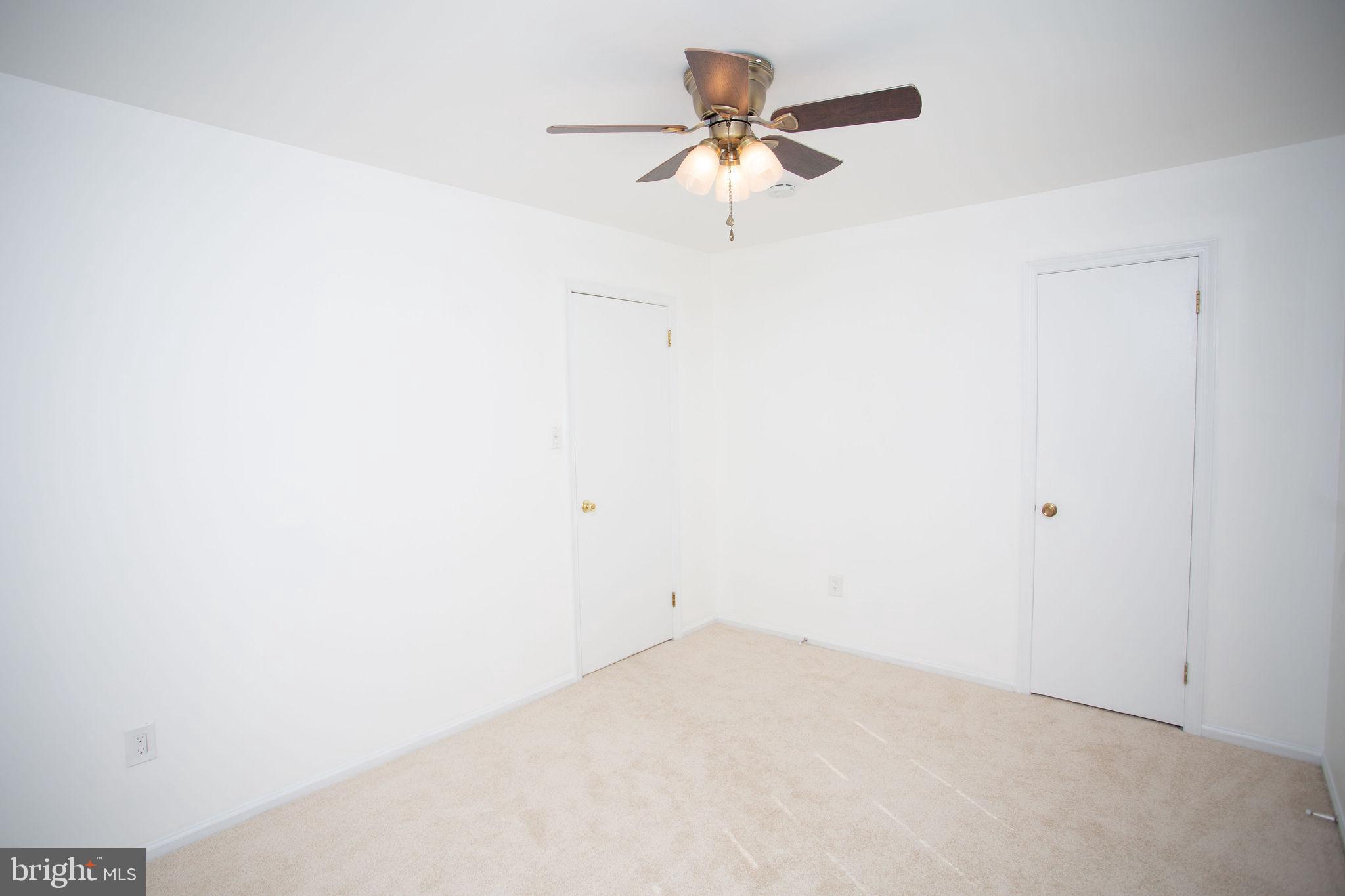 9 N GREEN ACRE DRIVE