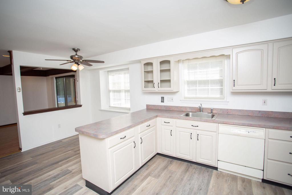 9 N GREEN ACRE DRIVE
