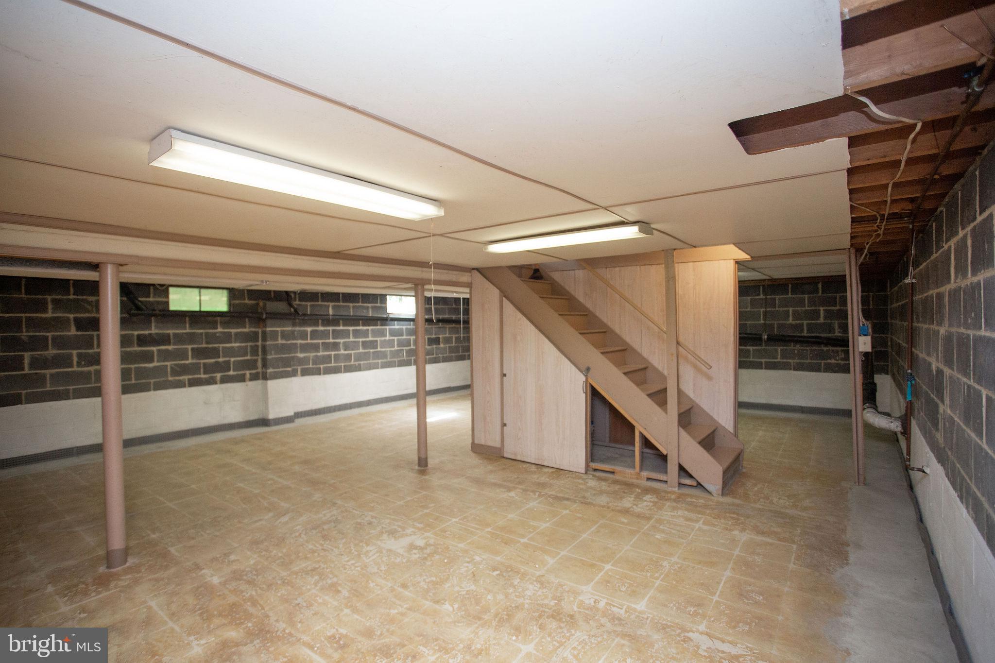 9 N GREEN ACRE DRIVE