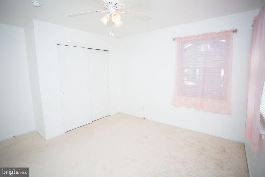 9 N GREEN ACRE DRIVE