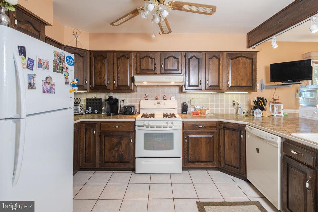 39 S CEDAR BROOK ROAD