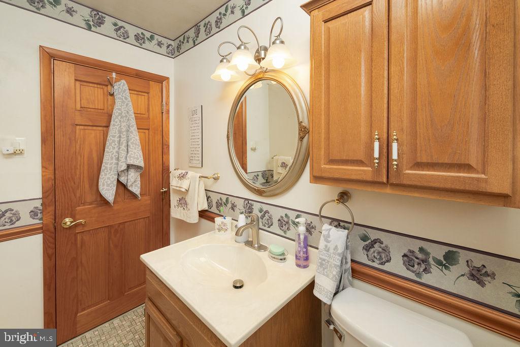 39 S CEDAR BROOK ROAD