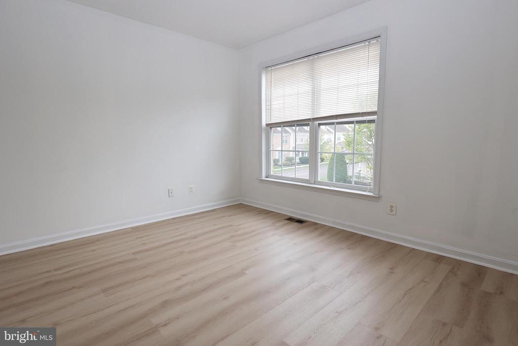 44 BORTON AVE