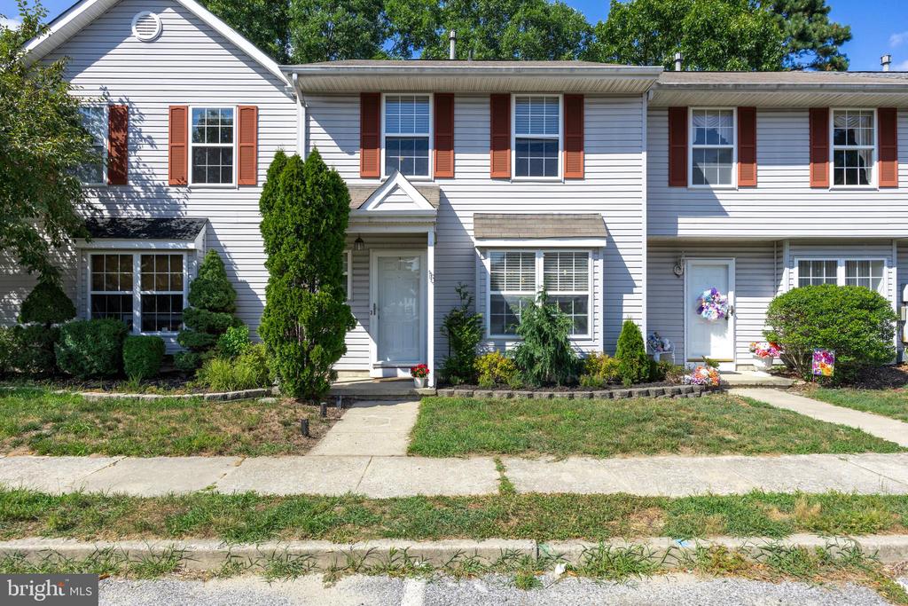 13 Grant Ln