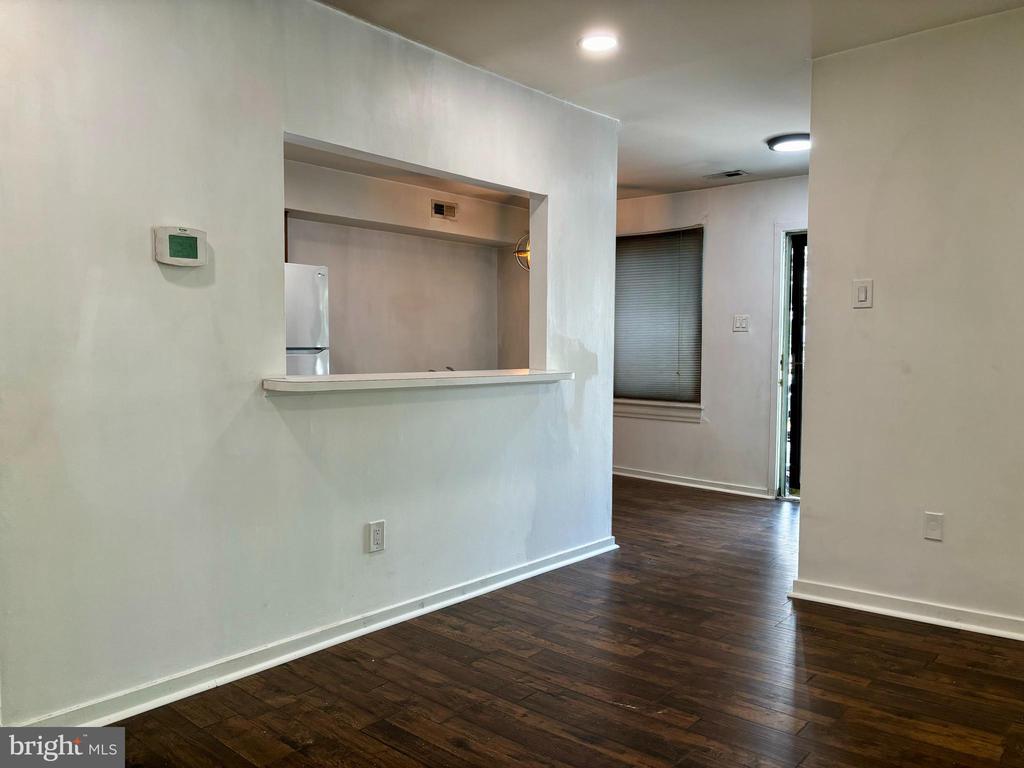 101 GREGORYS WAY