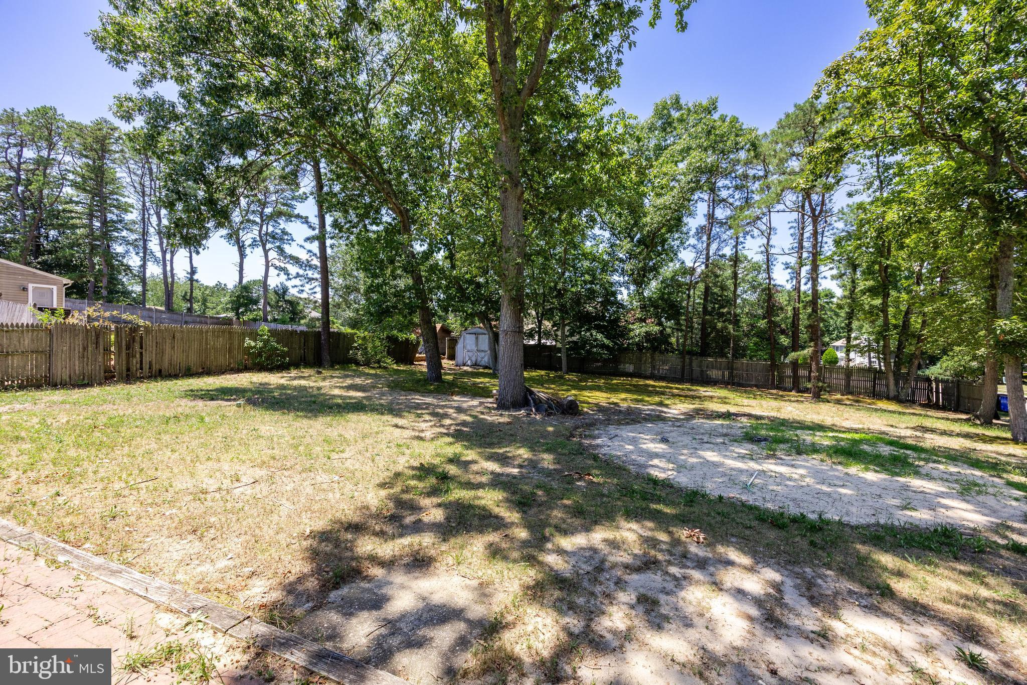 2337 FERNWOOD AVENUE