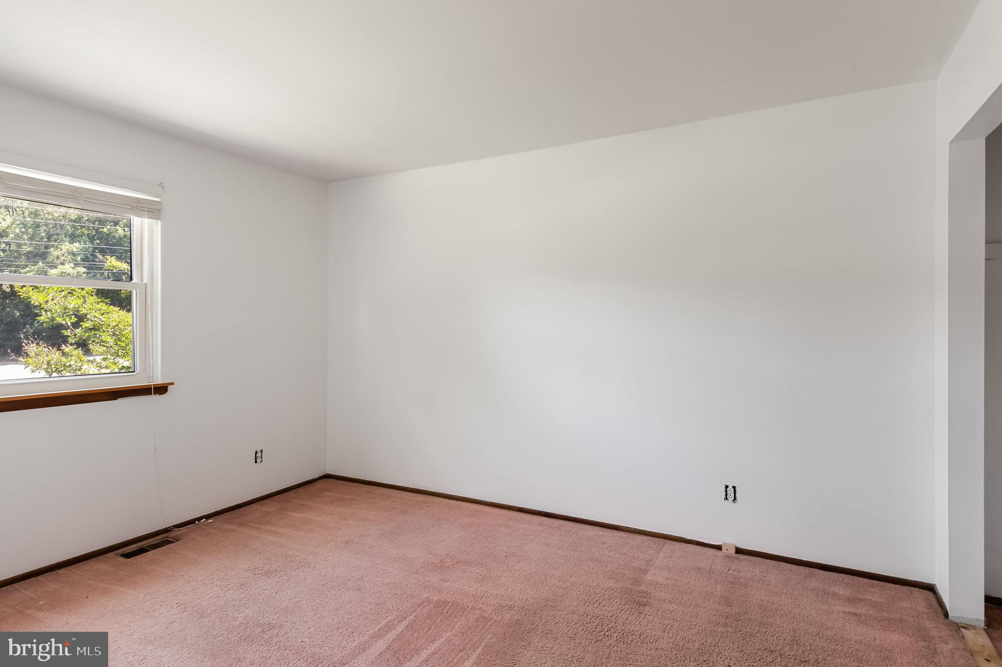 2337 FERNWOOD AVENUE