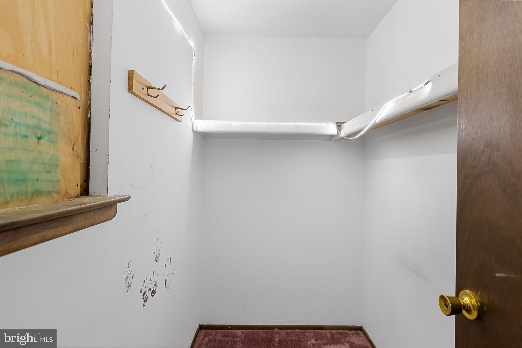 2337 FERNWOOD AVENUE