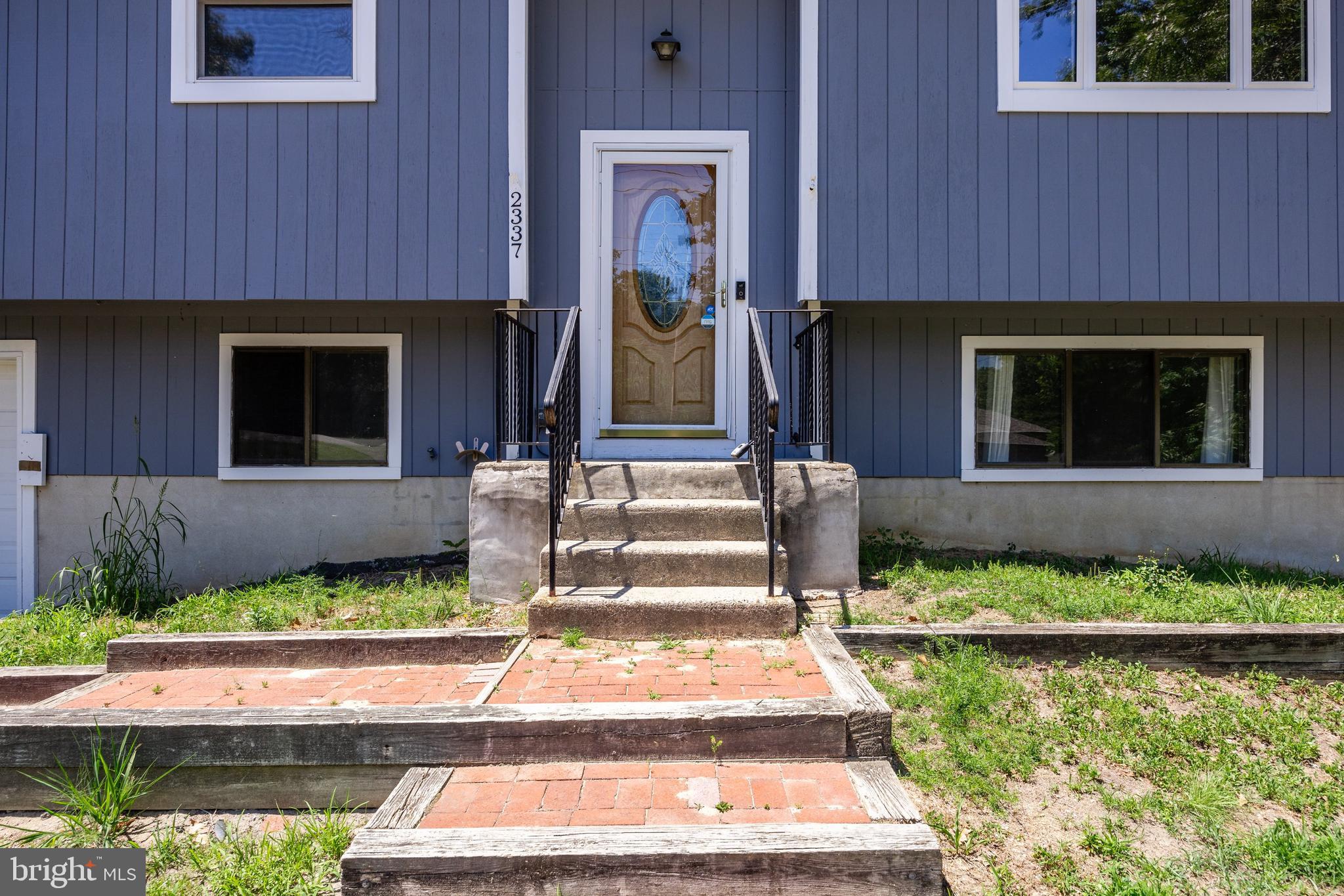 2337 FERNWOOD AVENUE