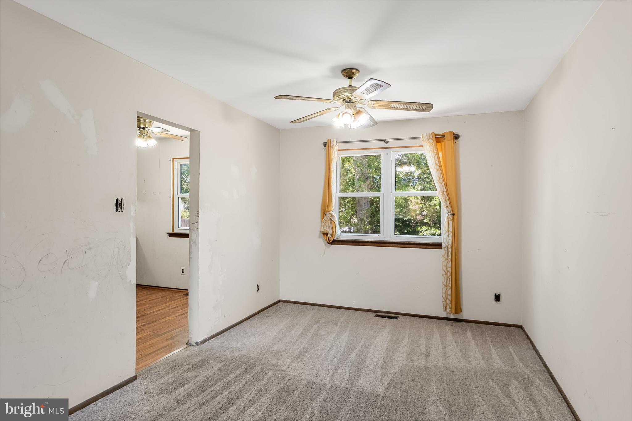 2337 FERNWOOD AVENUE