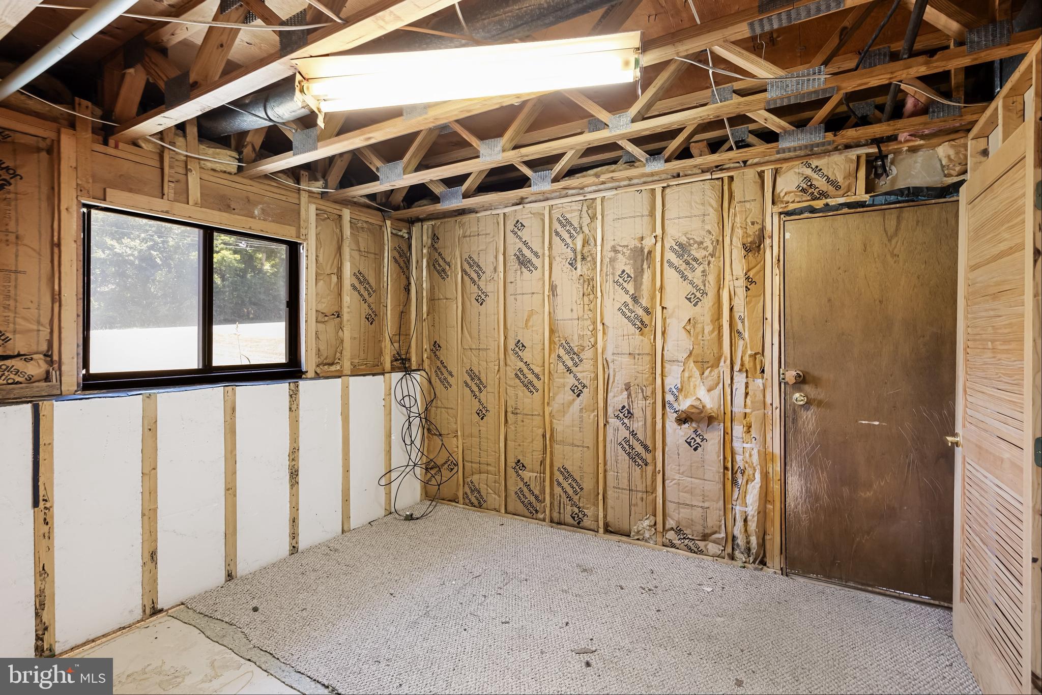 2337 FERNWOOD AVENUE