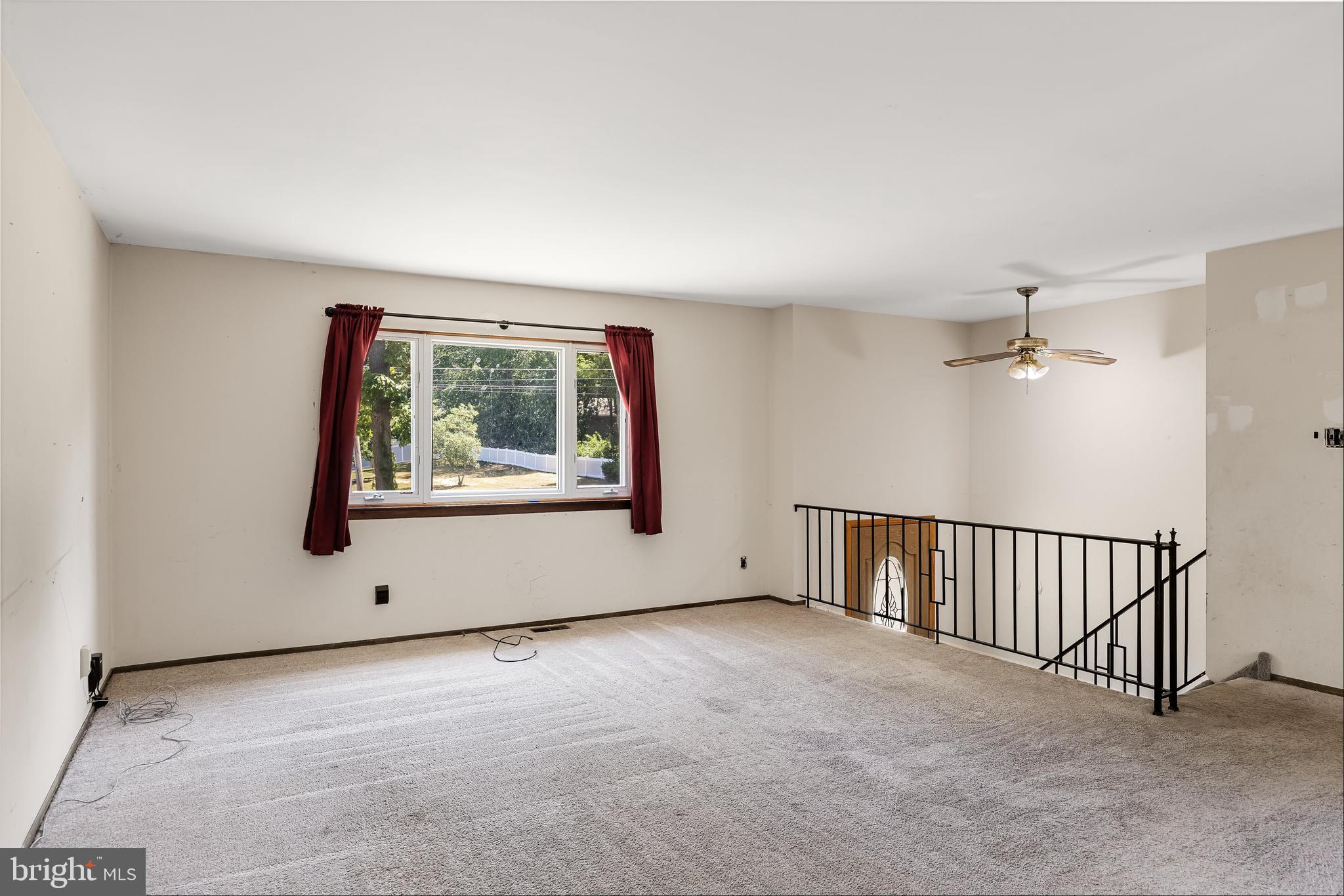 2337 FERNWOOD AVENUE