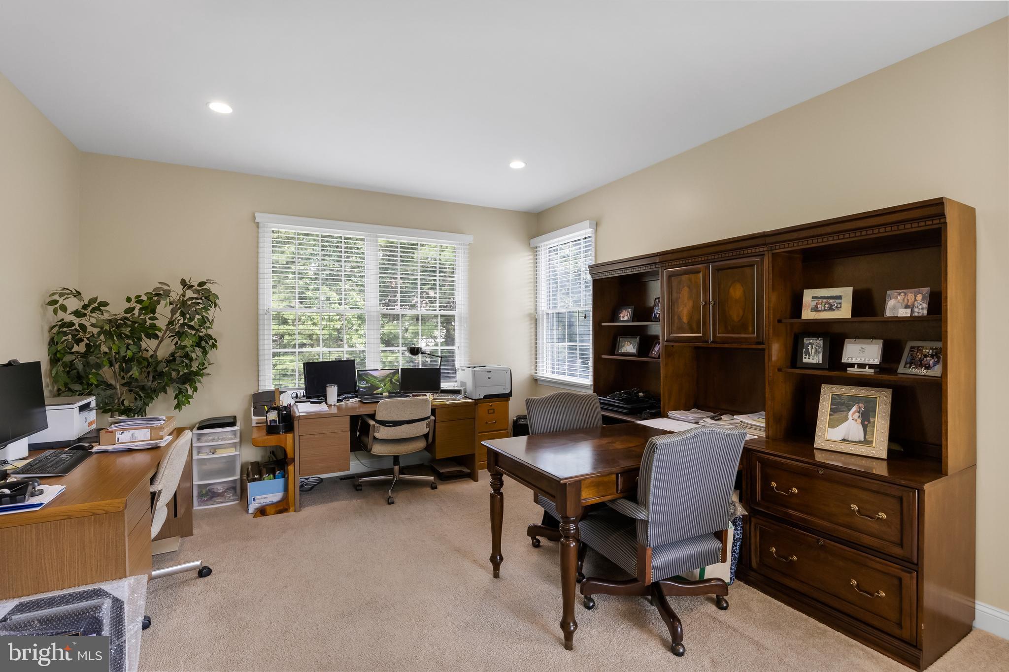 1 Simsbury Dr