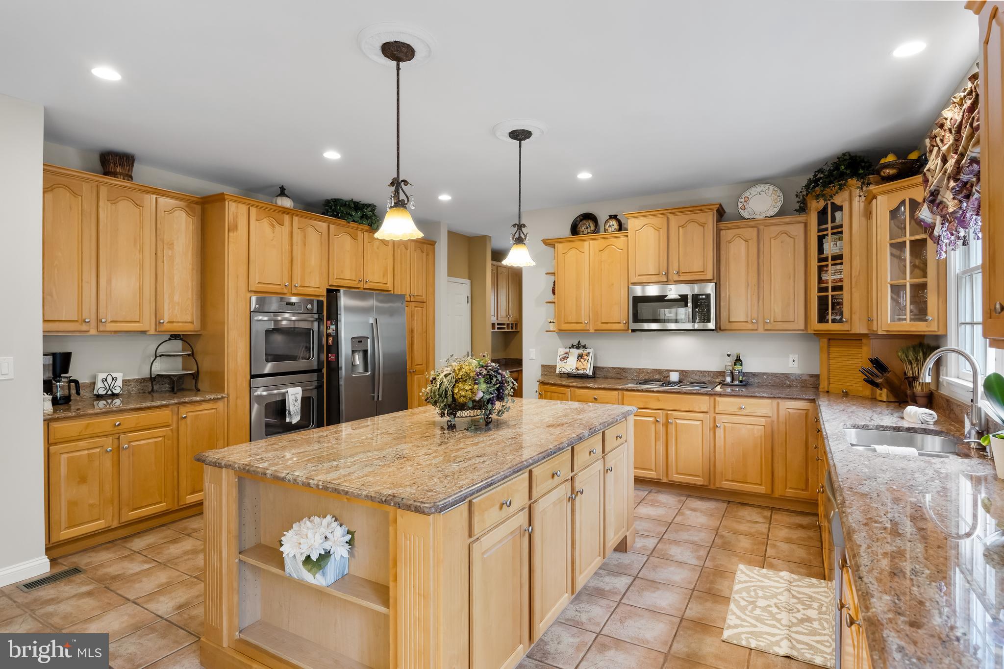 1 Simsbury Dr