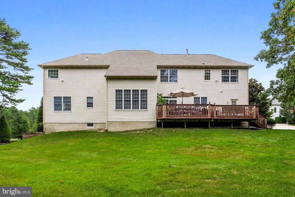 1 Simsbury Dr