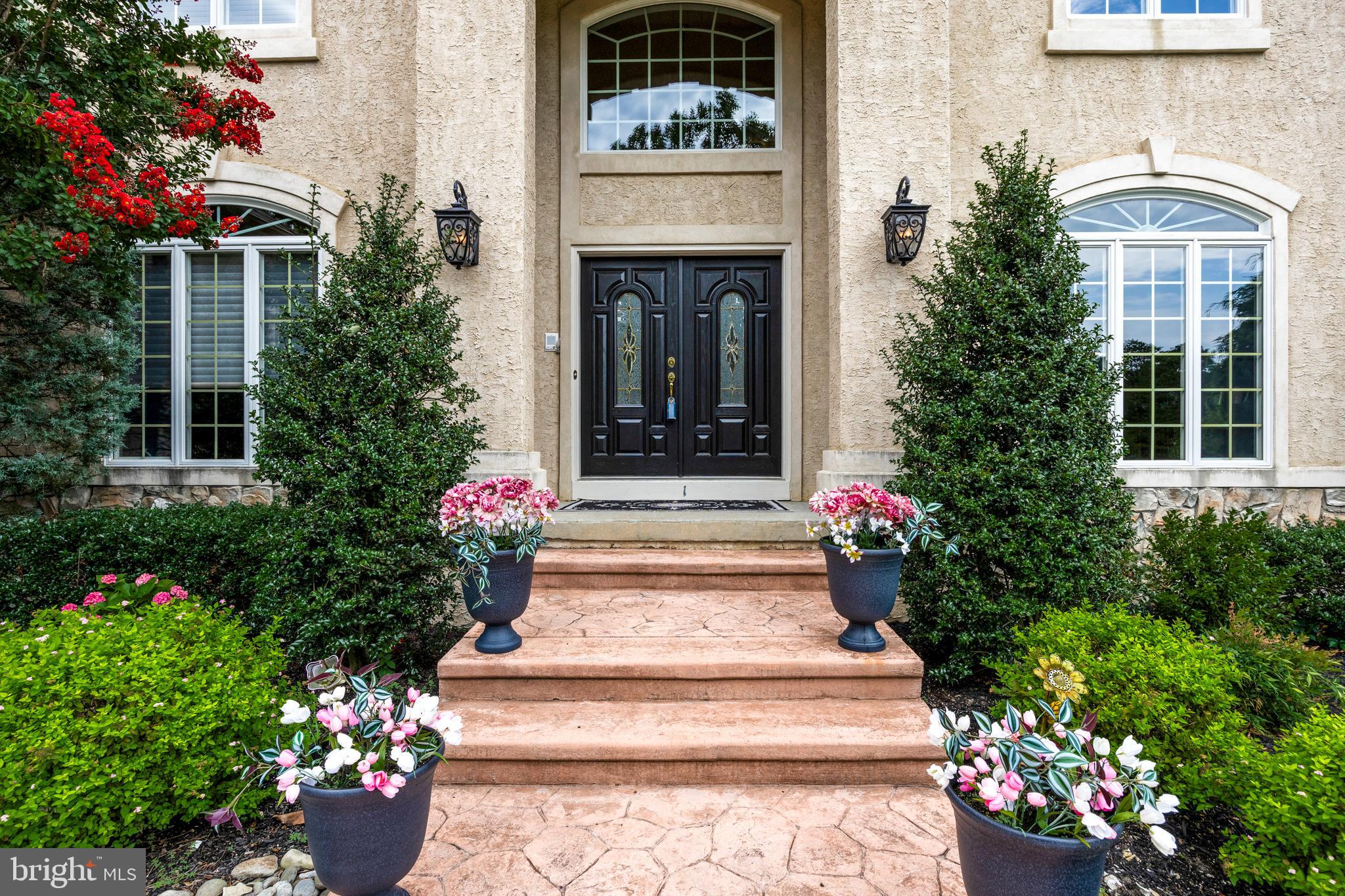 1 Simsbury Dr