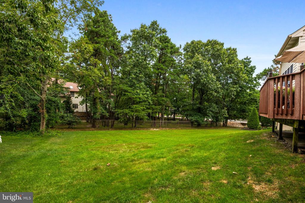 1 Simsbury Dr