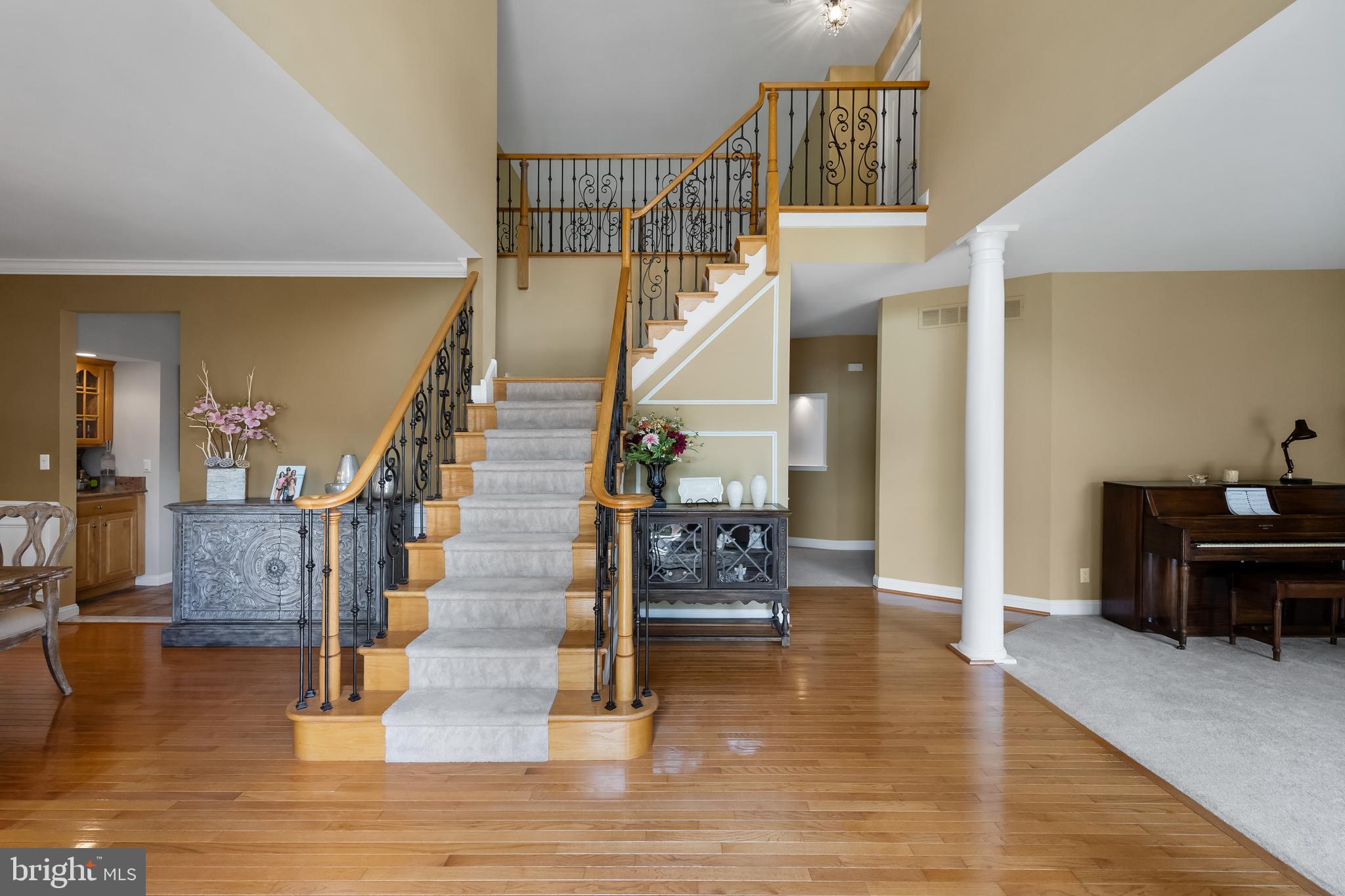 1 Simsbury Dr
