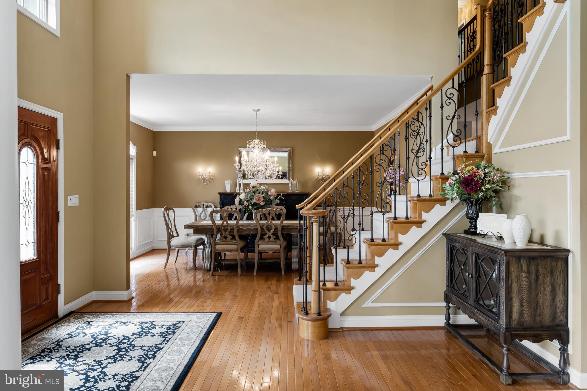 1 Simsbury Dr
