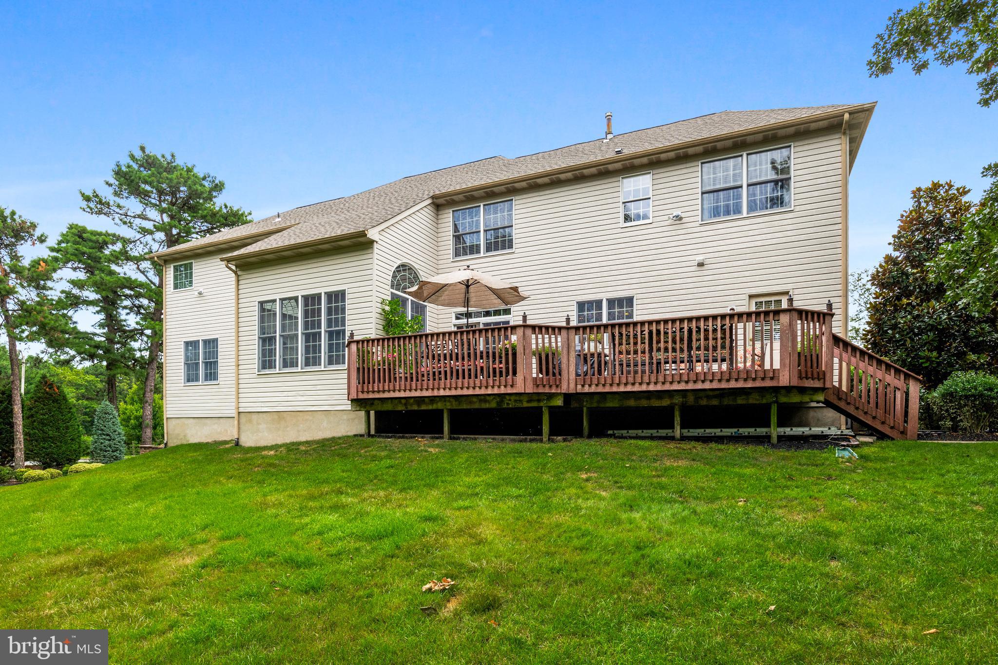 1 Simsbury Dr