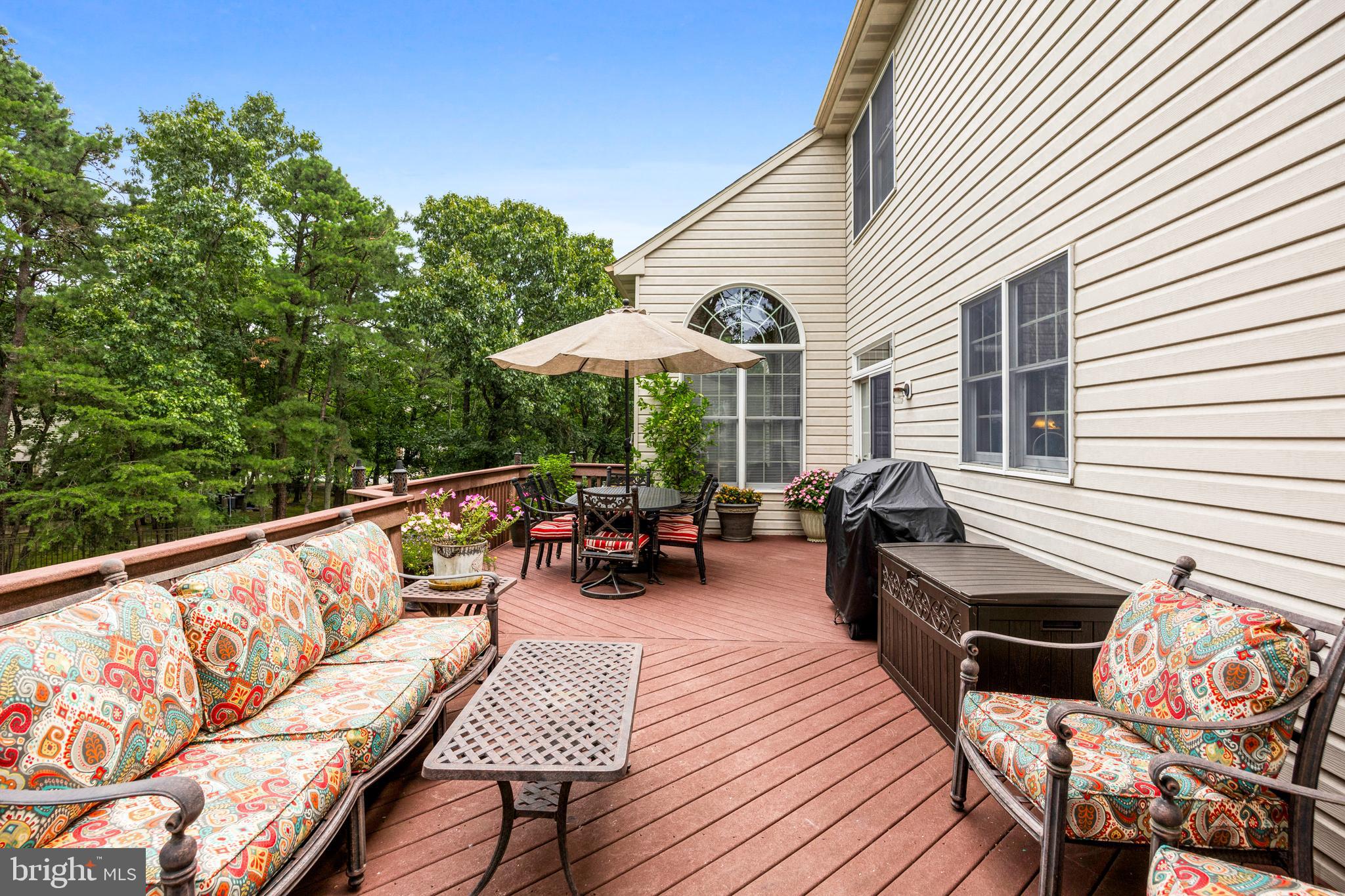 1 Simsbury Dr