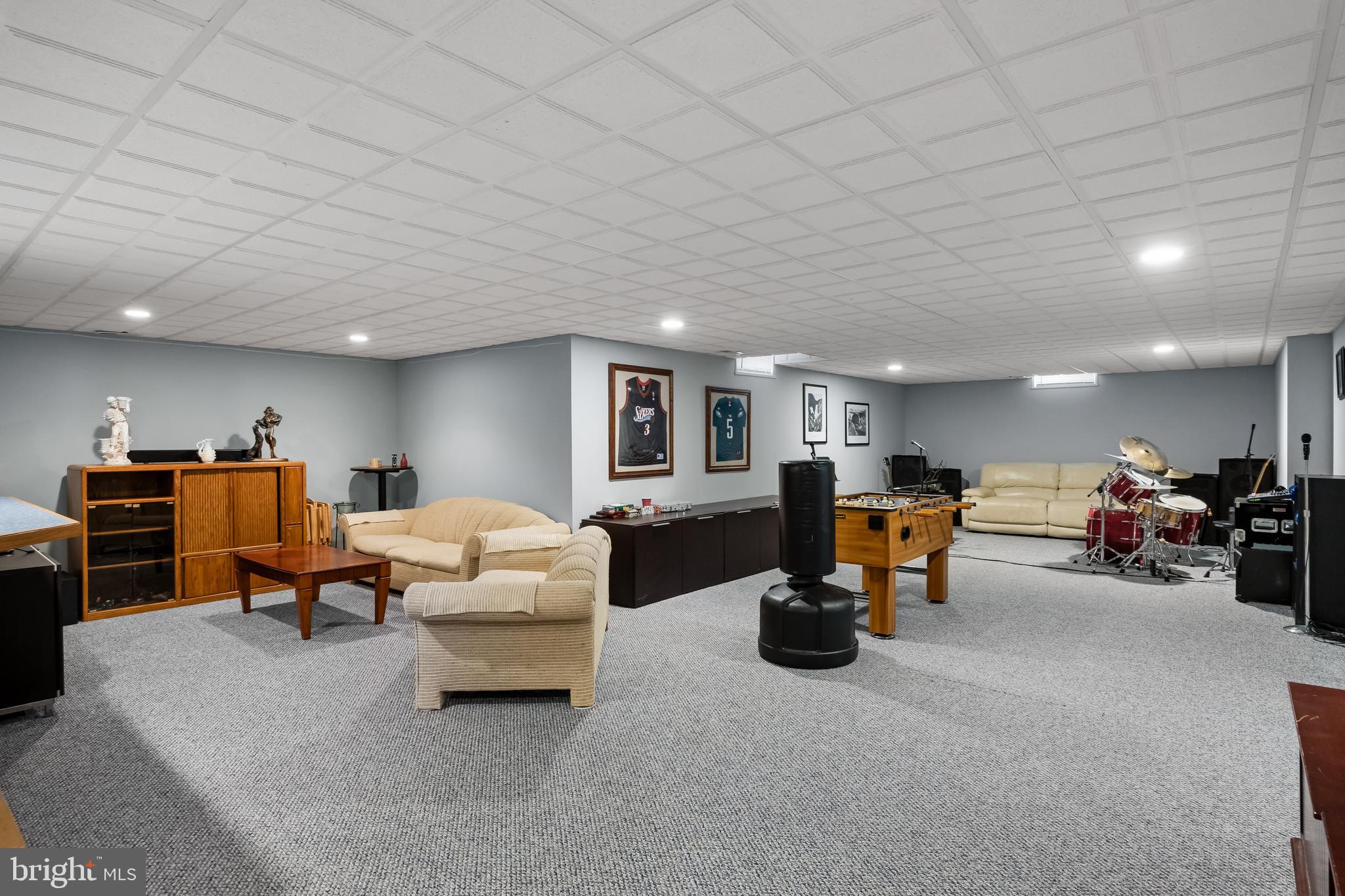 1 Simsbury Dr