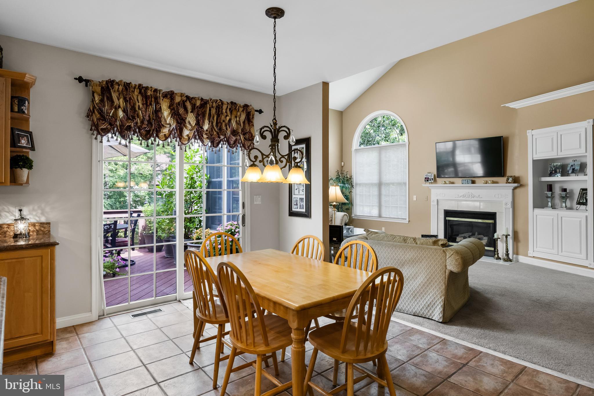1 Simsbury Dr