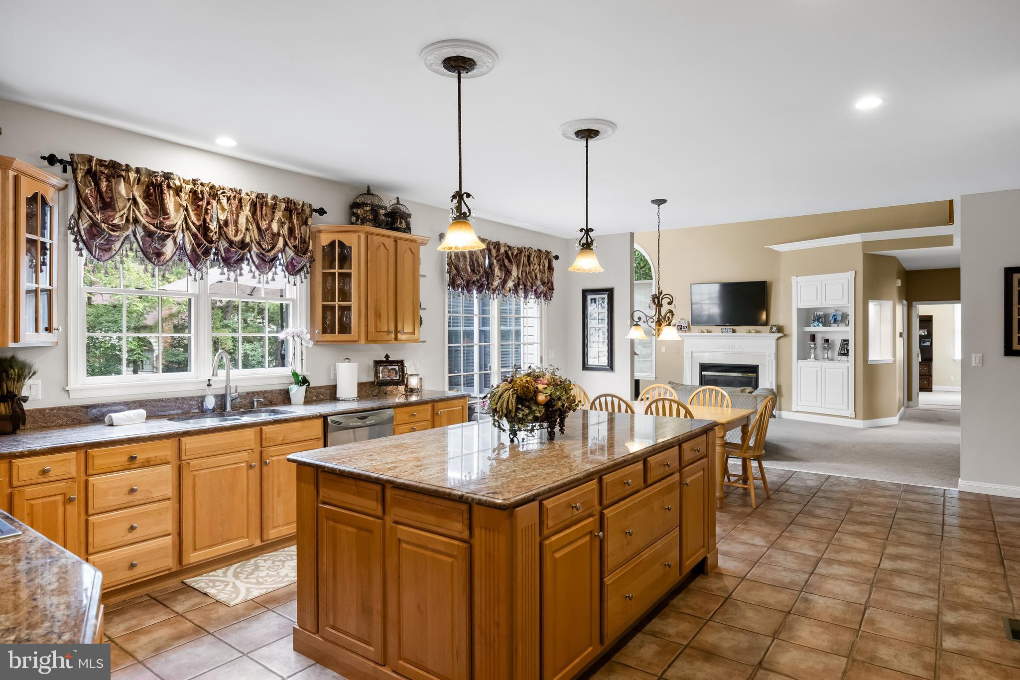 1 Simsbury Dr