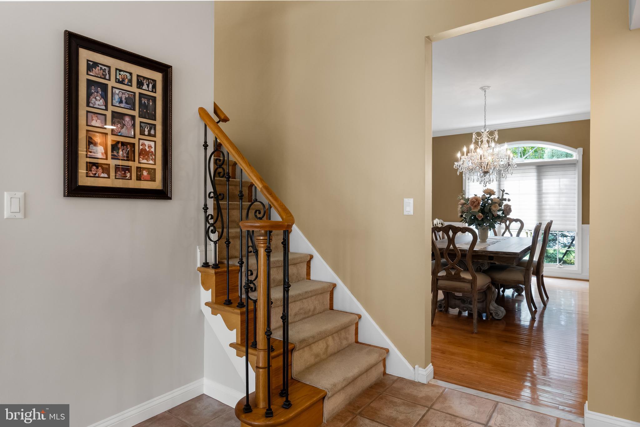 1 Simsbury Dr