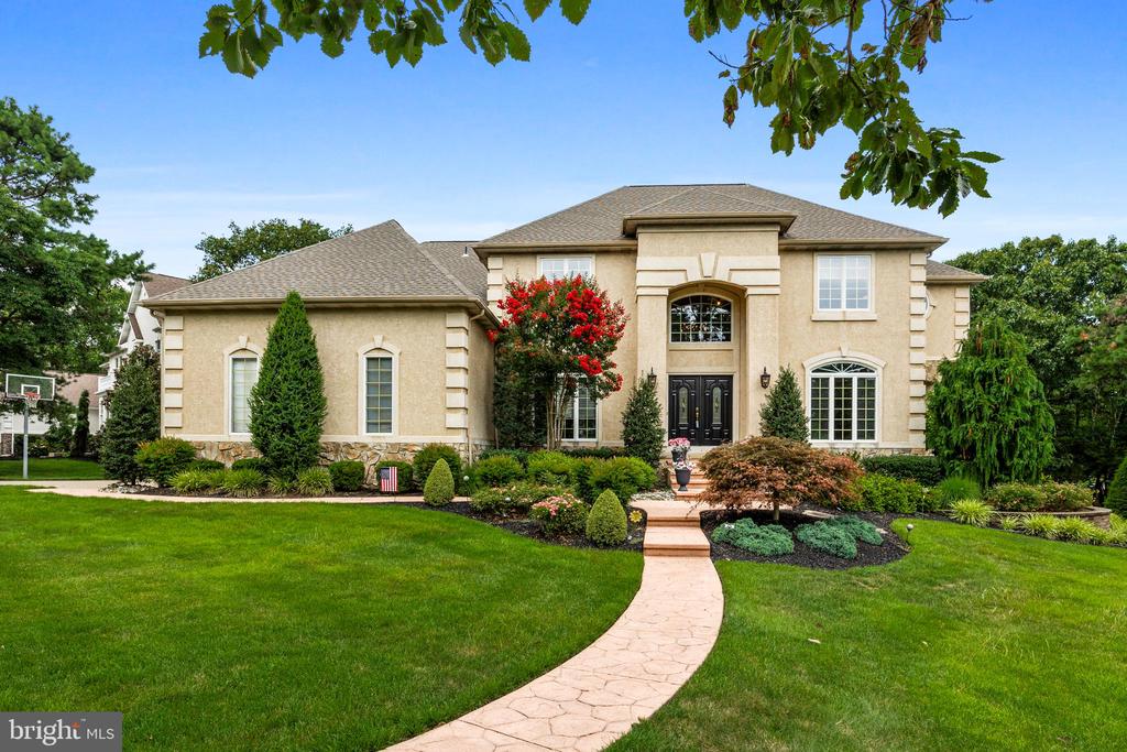 1 Simsbury Dr