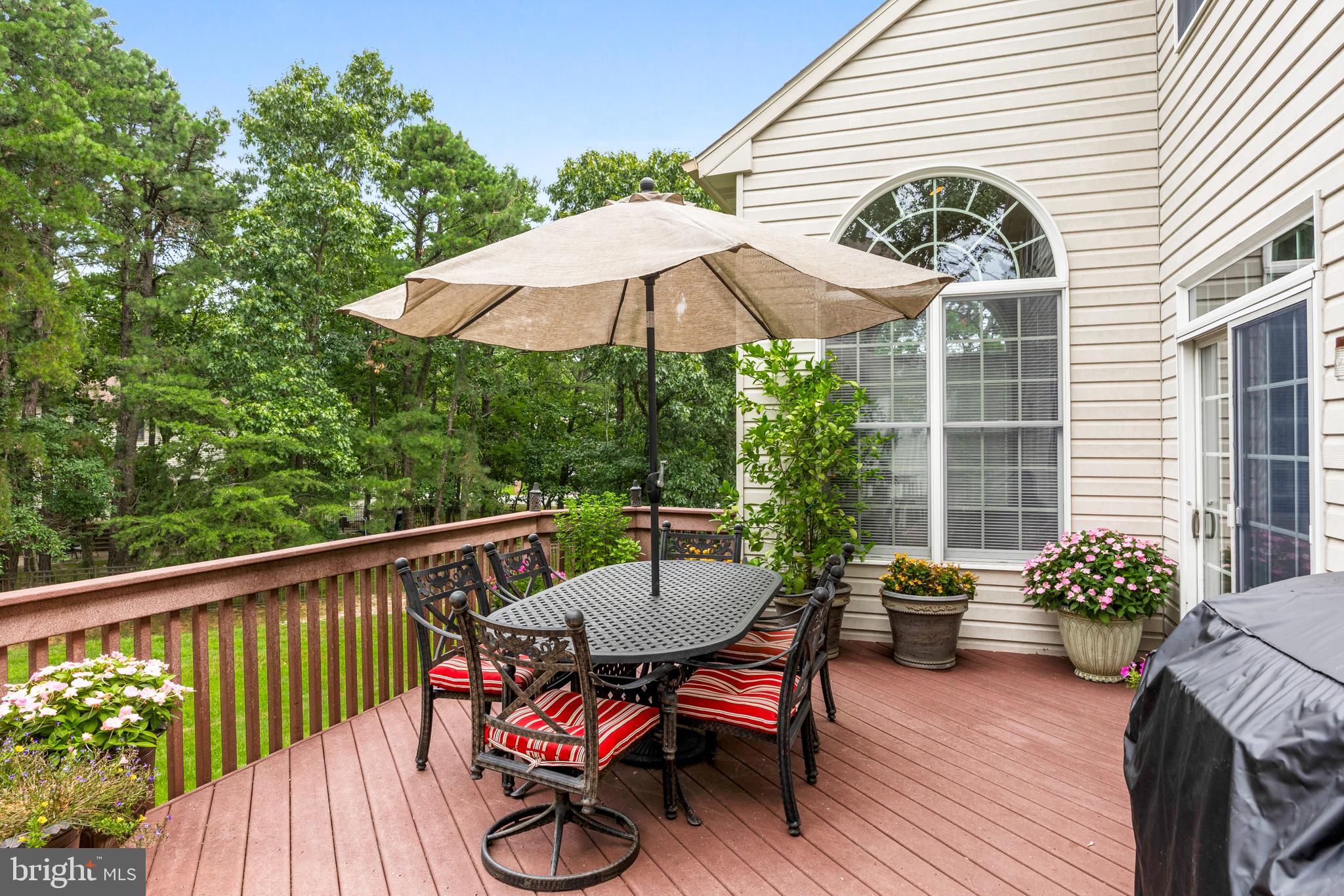 1 Simsbury Dr