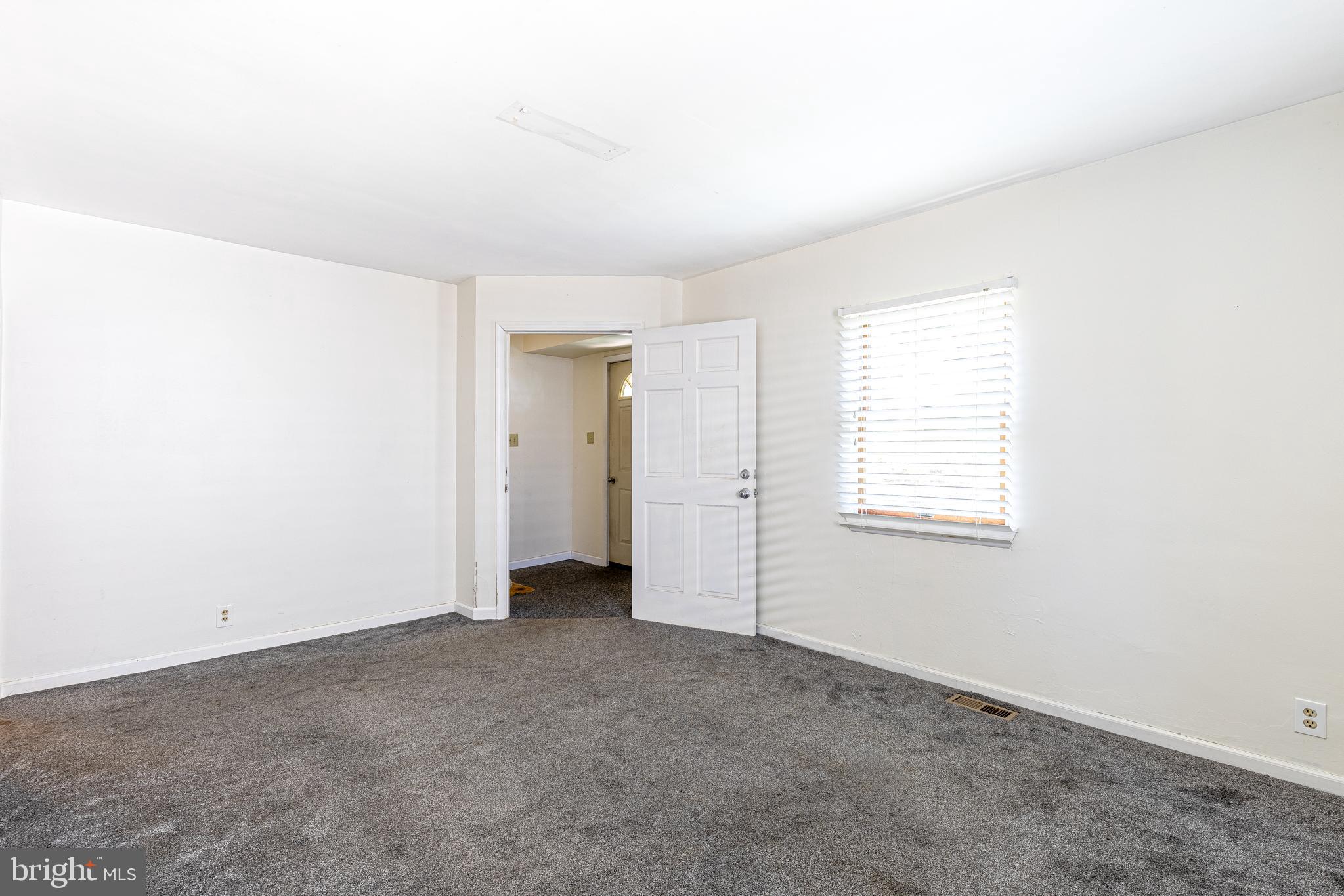 1101 Center Ave