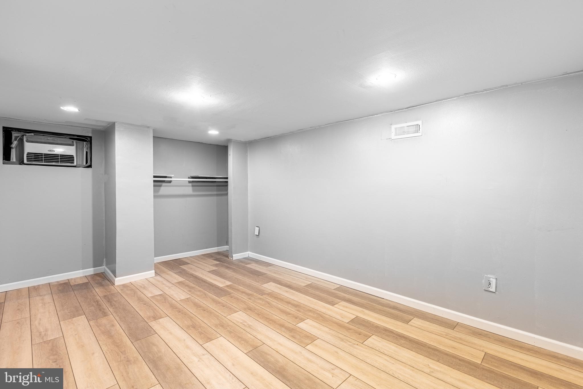 1101 Center Ave