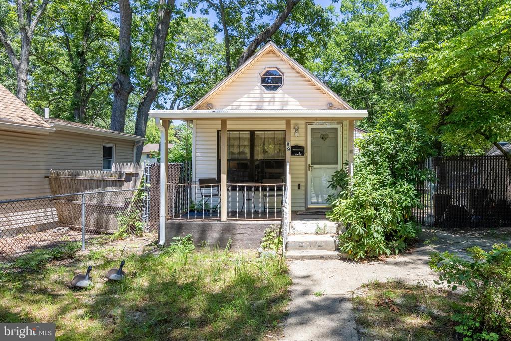 89 E 9th Ave