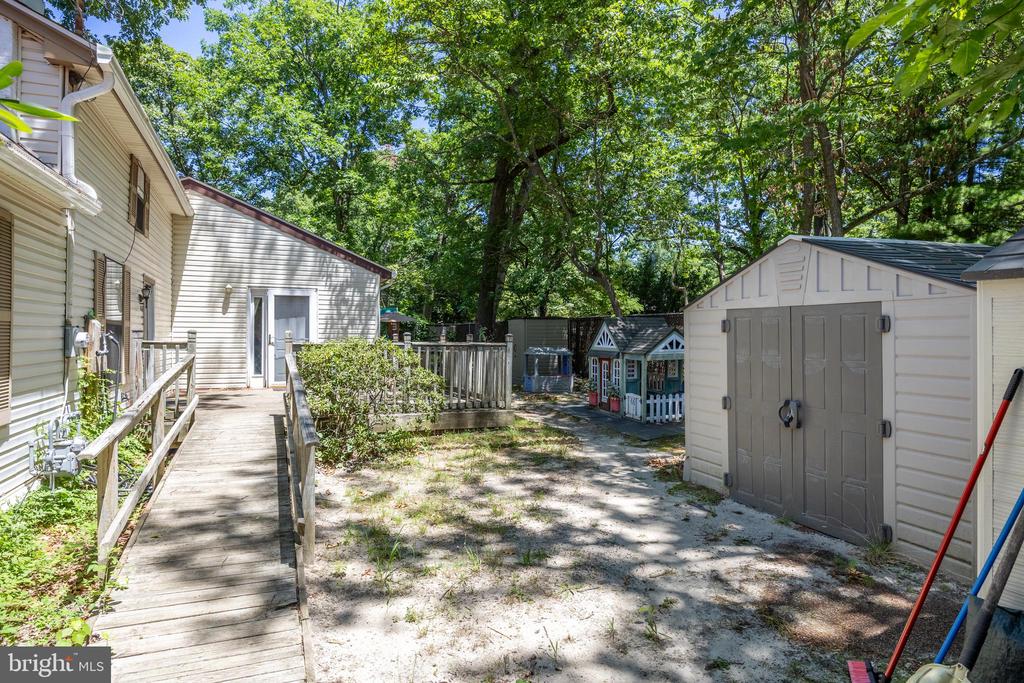 89 E 9th Ave