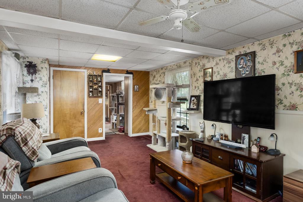 89 E 9th Ave