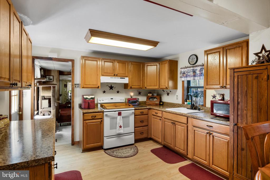 89 E 9th Ave